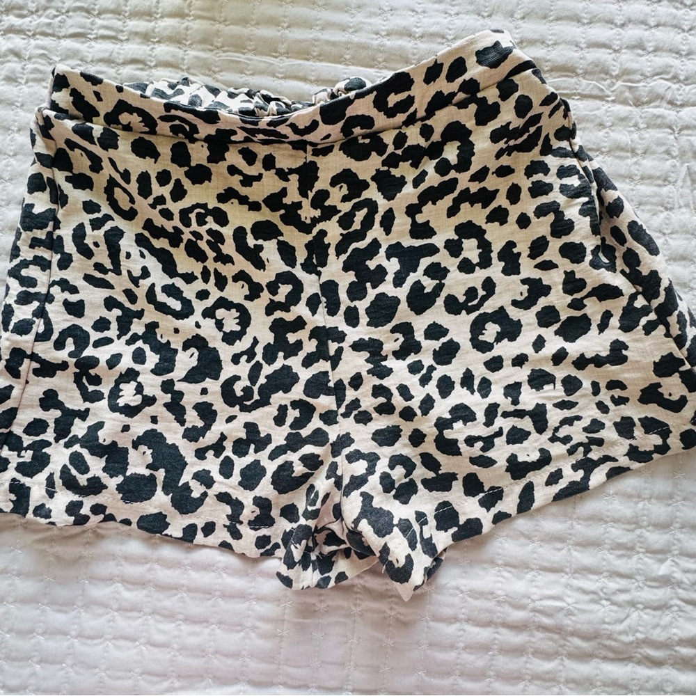 SHEIN Black and White Leopard Print High Waist Shorts